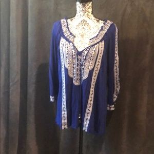 Embroidered split sleeve blouse